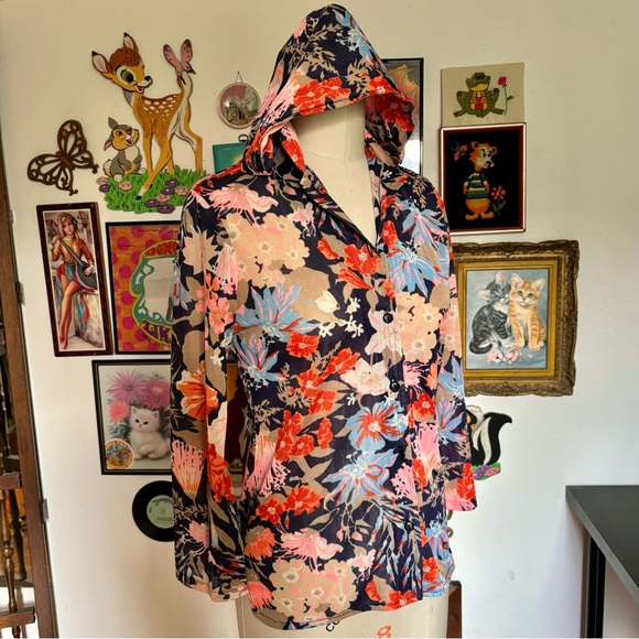 Vintage 60s hooded and flared sleeve button down blouse - Picture 4 of 9